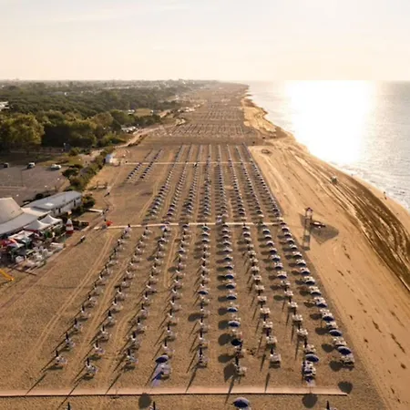 Flat With Pool Access Daire